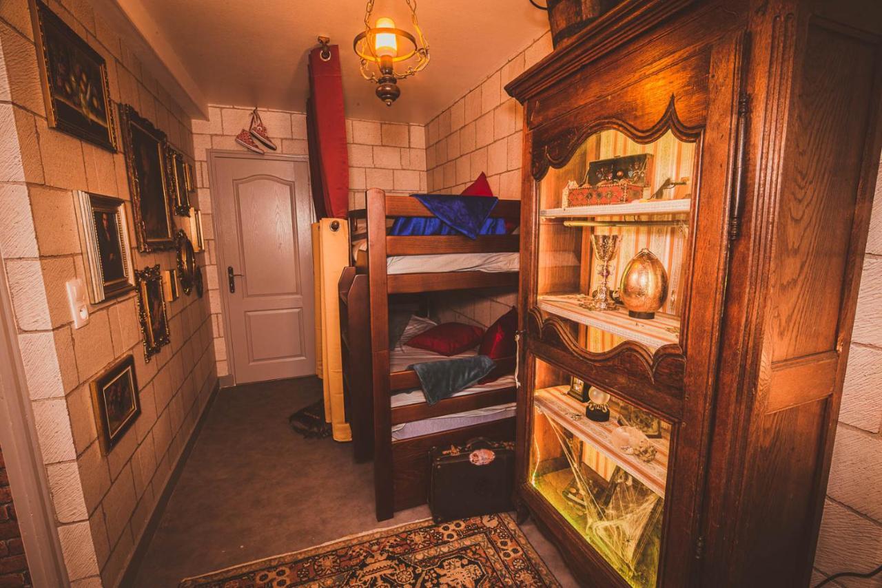 Repaire Du Sorcier Un Apartement Magique Troyes Kültér fotó